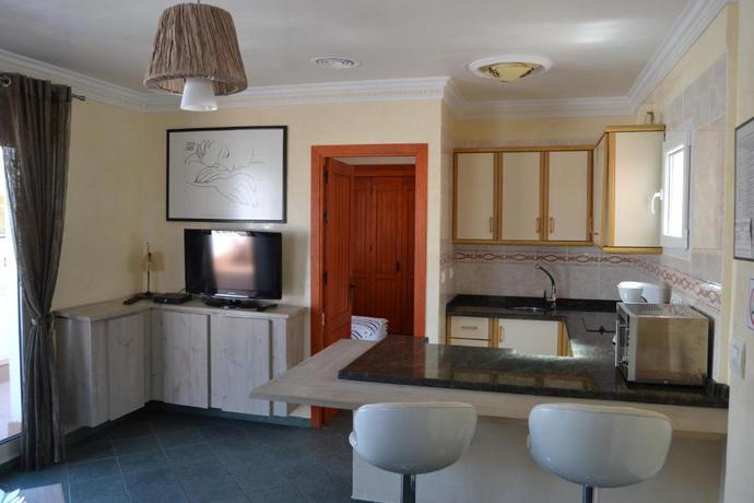 Imagen general del Hotel Apartamento Hof van Holland Carihuela. Foto 8