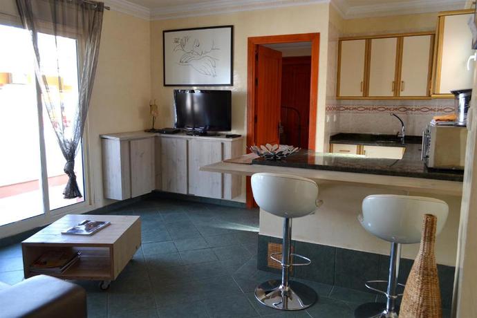 Imagen general del Hotel Apartamento Hof van Holland Carihuela. Foto 15