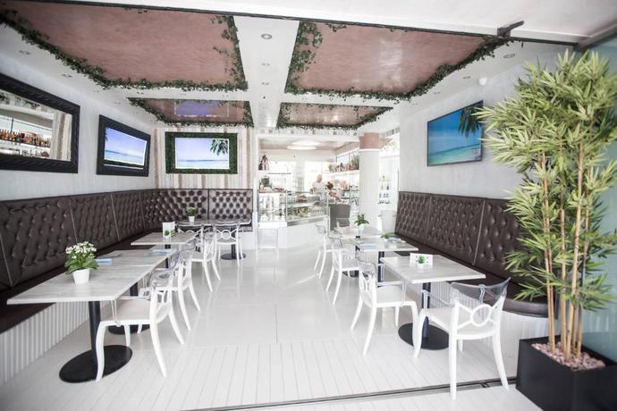 Imagen general del Hotel Apartamento Hof van Holland Carihuela. Foto 17