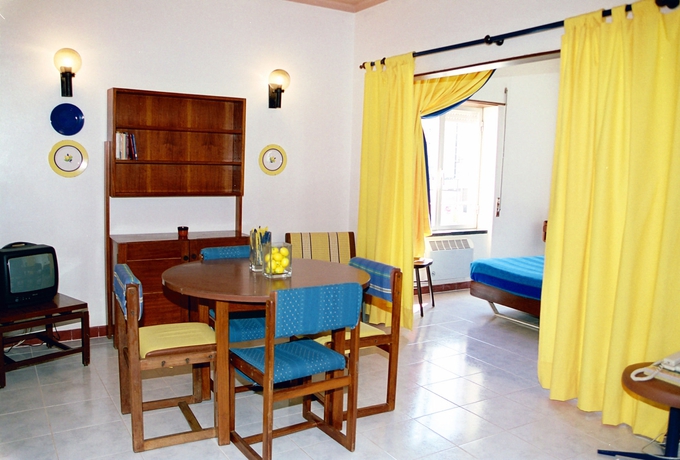 Imagen de los interiores del Hotel Apartamento Iate. Foto 9