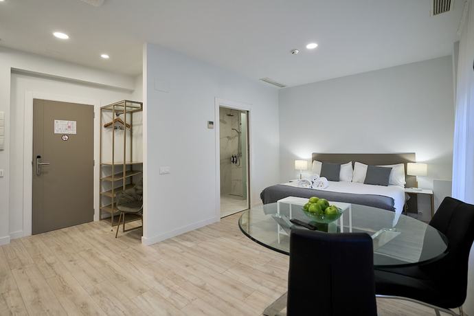 Imagen de la habitación del Hotel Apartamento Ines Luna Suites. Foto 10