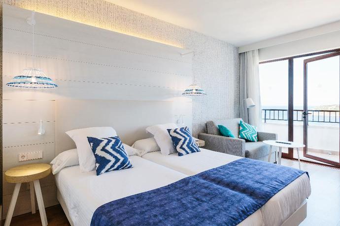 Imagen de la habitación del Hotel Apartamento Leonardo Royal and Suites hotel Ibiza Santa Eulalia. Foto 12