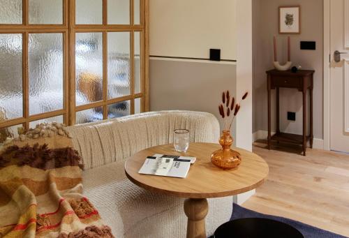 Imagen de la habitación del Hotel Apartamento Locke de Santa Joana. Foto 13