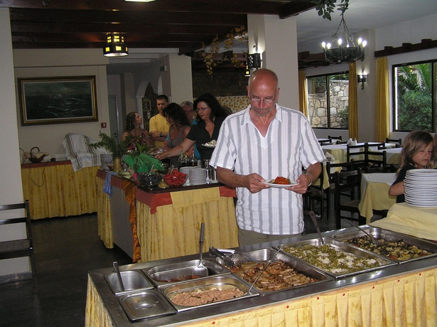 Imagen del bar/restaurante del Hotel Apartamento Matala Bay. Foto 2