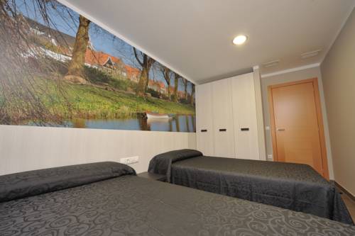 Imagen de la habitación del Hotel Apartamento Meseguer, Alcañiz. Foto 9