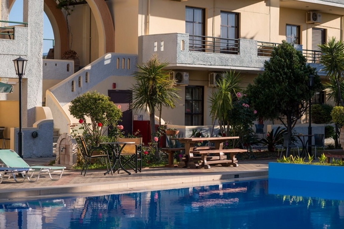 Imagen general del Hotel Apartamento Nireas. Foto 6