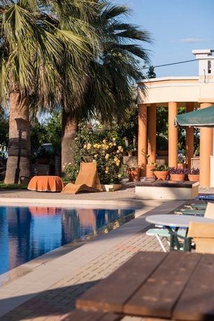 Imagen general del Hotel Apartamento Nireas. Foto 13