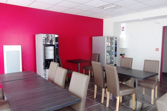 Imagen del bar/restaurante del Hotel Apartamento Odalys City Orléans Saint Jean. Foto 2