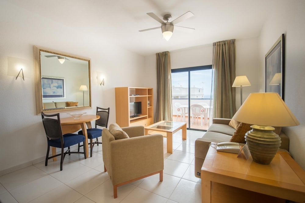 Imagen de la habitación del Hotel Apartamento Ona Hollywood Mirage. Foto 4