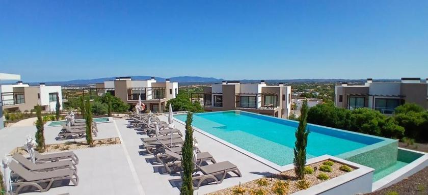 Imagen de la piscina del Hotel Apartamento Pestana Valley Nature Village. Foto 6