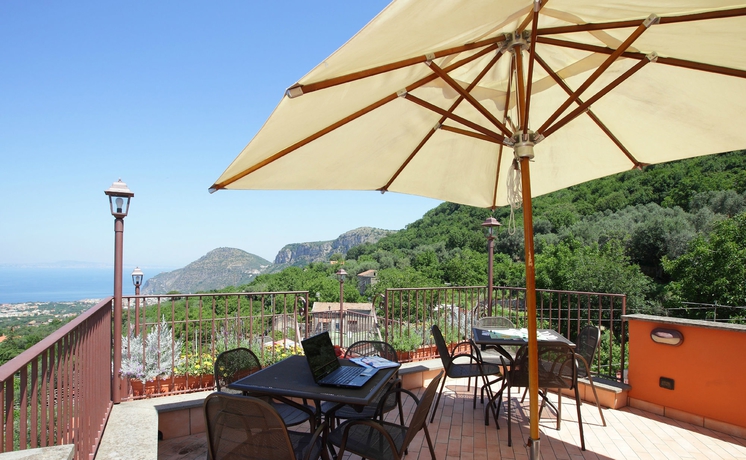 Imagen del bar/restaurante del Hotel Apartamento Residence L'incanto. Foto 1