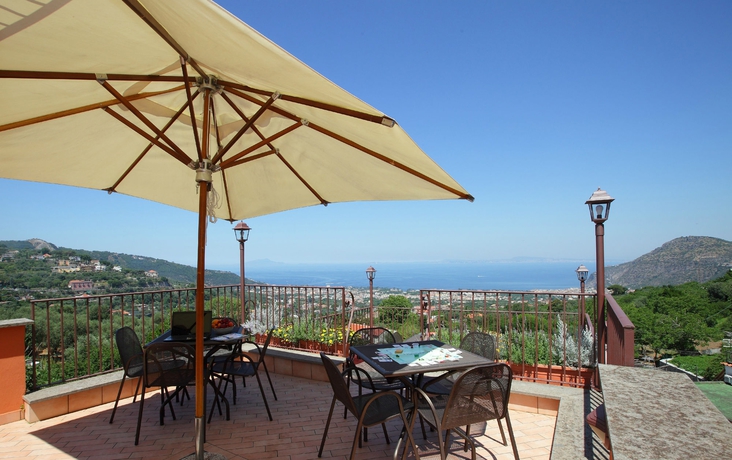 Imagen del bar/restaurante del Hotel Apartamento Residence L'incanto. Foto 2