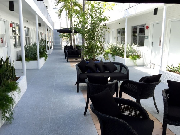 Imagen del bar/restaurante del Hotel Apartamento Seaside All Suites Hotel. Foto 3