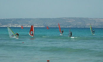 Imagen de la piscina del Hotel Apartamento Viaros. Foto 14