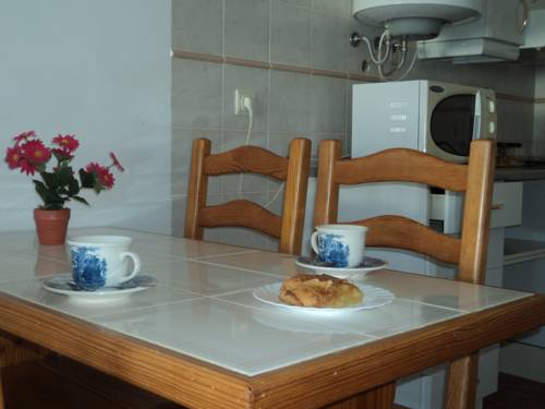 Imagen de la habitación del Hotel Apartamentos Al Tarik. Foto 4