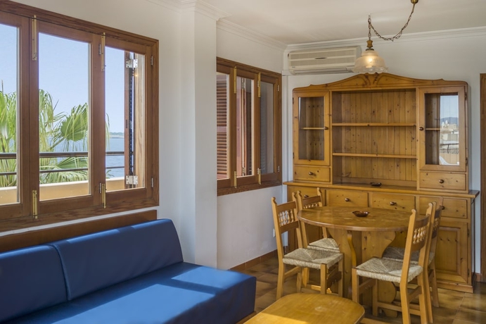 Imagen de la habitación del Hotel Apartamentos Alamos. Foto 4