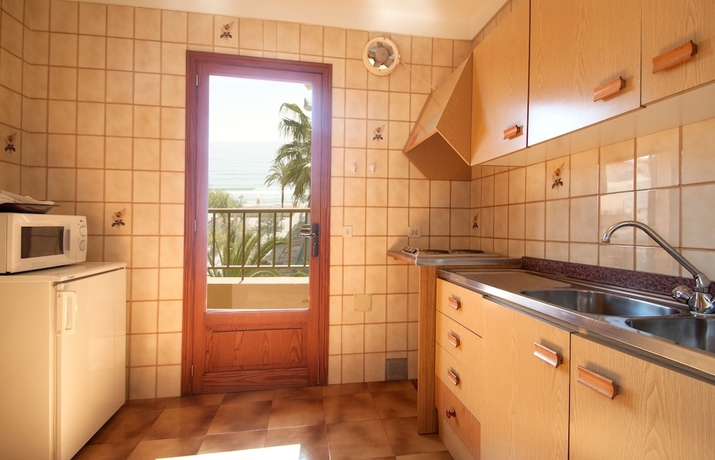 Imagen de la habitación del Hotel Apartamentos Alamos. Foto 8