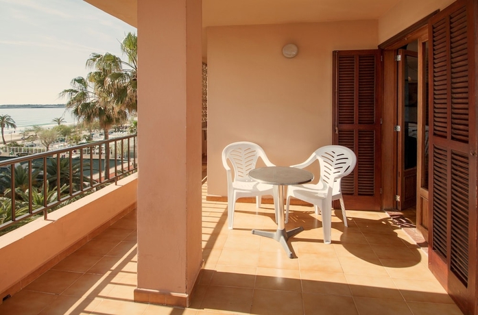 Imagen de la habitación del Hotel Apartamentos Alamos. Foto 13