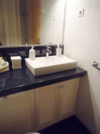 Imagen de la habitación del Hotel Apartamentos Alba Park Fenals. Foto 3