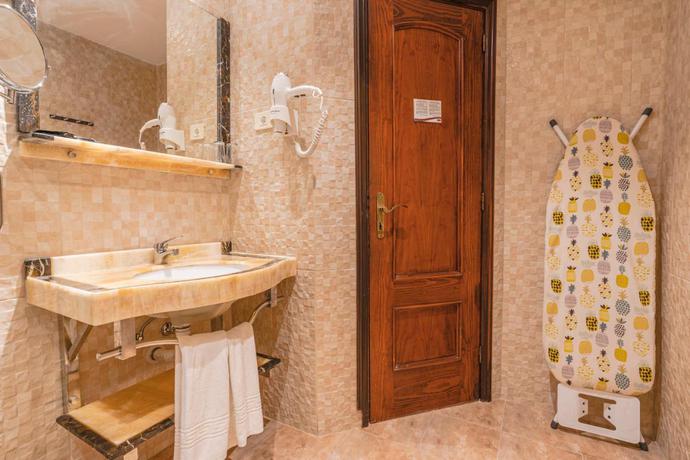 Imagen de la habitación del Hotel Apartamentos Albatros Golf del Sur Tenerife. Foto 8