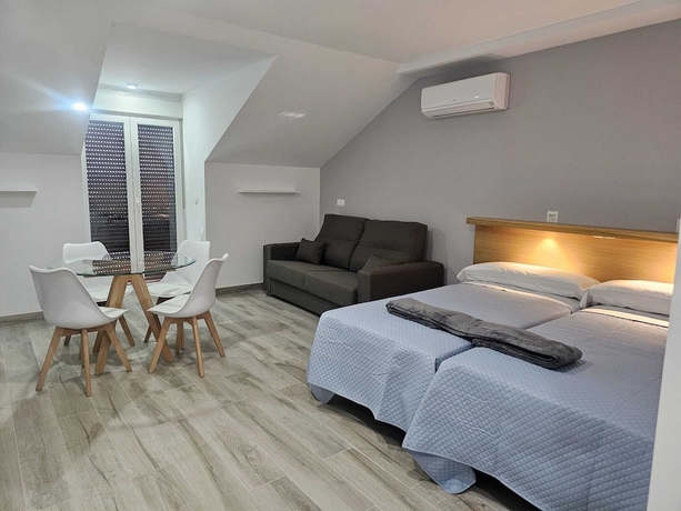 Imagen de la habitación del Hotel Apartamentos Antequera. Foto 9