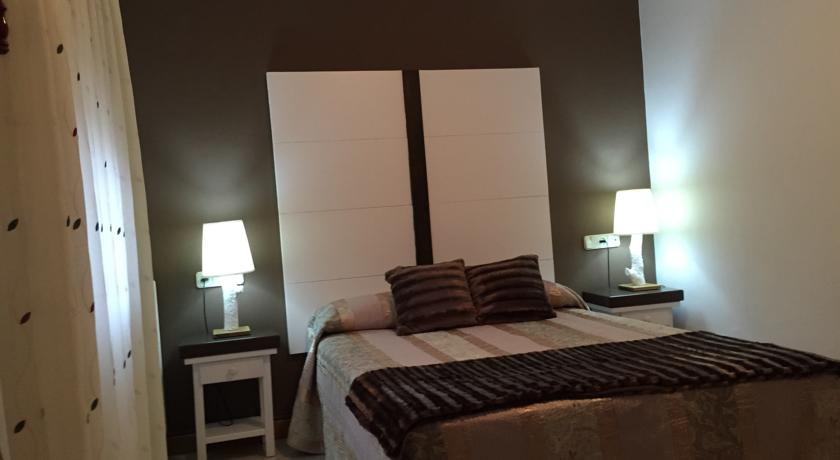 Imagen general del Hotel Apartamentos Barrau. Foto 8