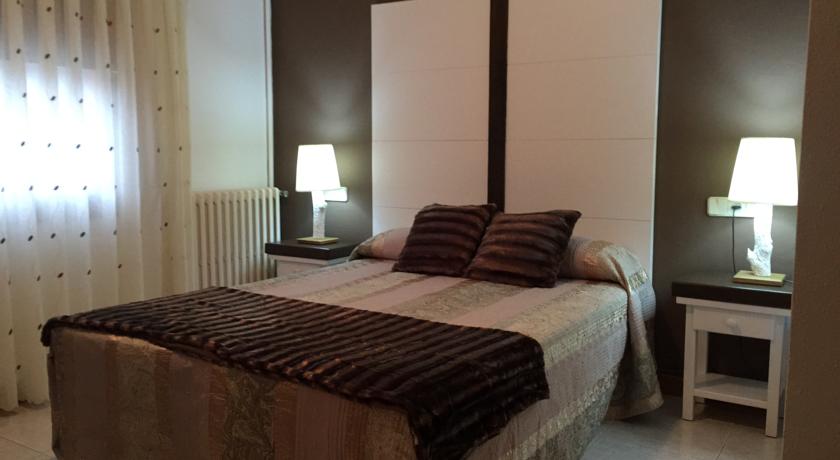 Imagen general del Hotel Apartamentos Barrau. Foto 10