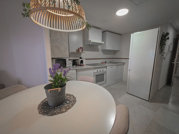 Imagen de la habitación del Hotel Apartamentos Blue Suites Alicante. Foto 6