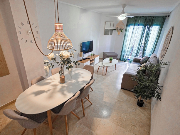 Imagen de la habitación del Hotel Apartamentos Blue Suites Alicante. Foto 7