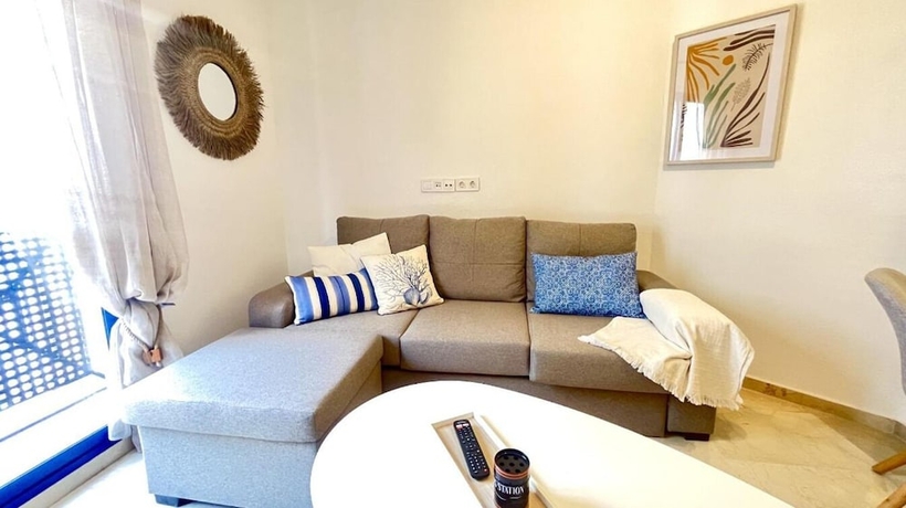 Imagen de la habitación del Hotel Apartamentos Blue Suites Alicante. Foto 10