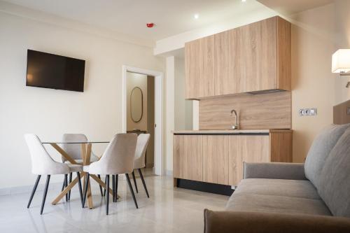 Imagen general del Hotel Apartamentos Buendia Suites - Torremolinos Centro. Foto 1