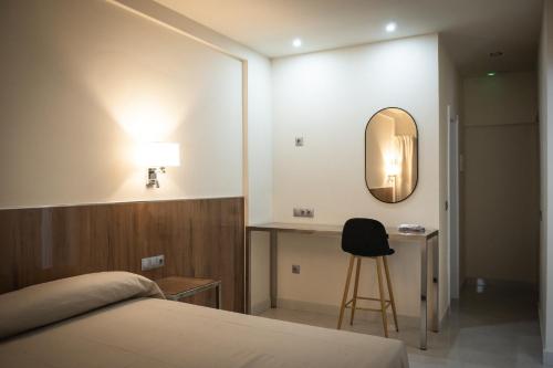 Imagen general del Hotel Apartamentos Buendia Suites - Torremolinos Centro. Foto 13