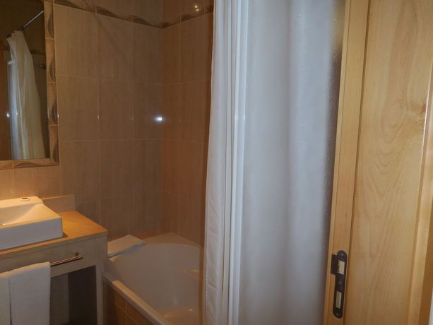 Imagen de la habitación del Hotel Apartamentos Cabrita. Foto 3