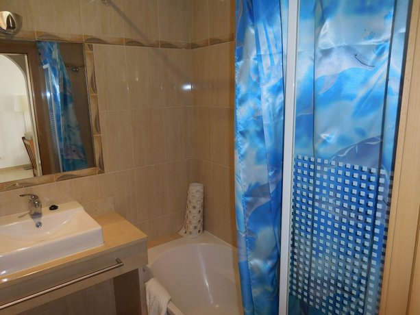 Imagen de la habitación del Hotel Apartamentos Cabrita. Foto 8