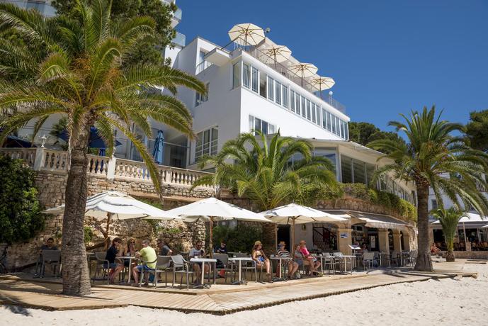 Imagen de los exteriores del Hotel Apartamentos Cala Santanyi. Foto 12