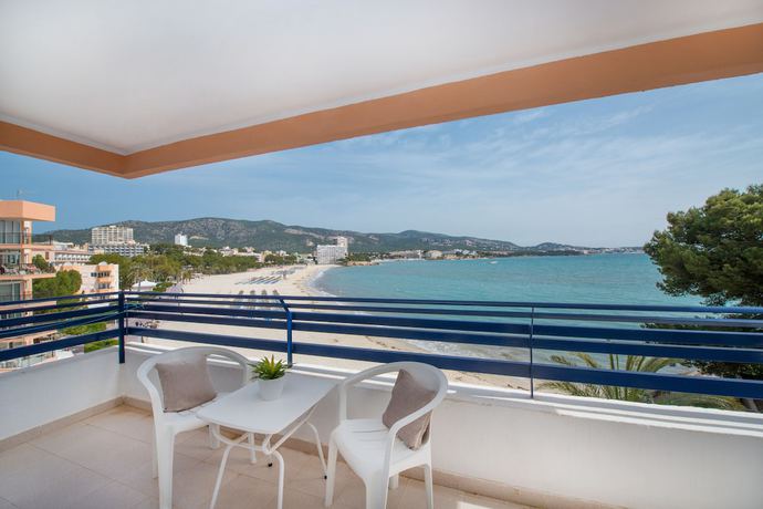 Imagen de la habitación del Hotel Apartamentos Calablanca. Foto 7