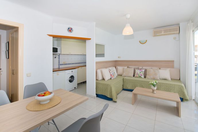 Imagen de la habitación del Hotel Apartamentos Calablanca. Foto 16