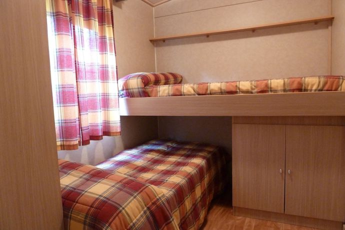 Imagen de la habitación del Hotel Apartamentos Camping La Barguilla. Foto 3
