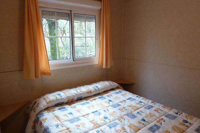 Imagen de la habitación del Hotel Apartamentos Camping La Barguilla. Foto 5