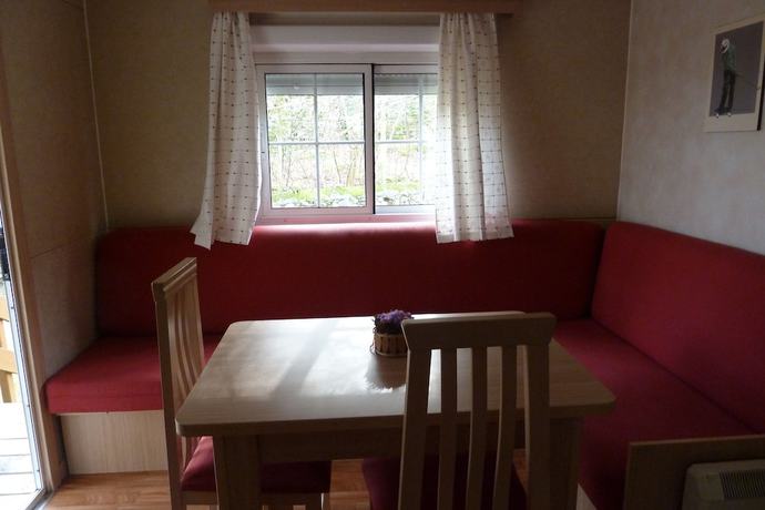 Imagen de la habitación del Hotel Apartamentos Camping La Barguilla. Foto 9