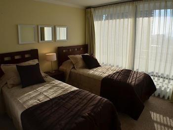 Imagen de la habitación del Hotel Apartamentos Capital Escuela Militar. Foto 2