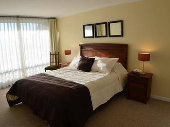 Imagen de la habitación del Hotel Apartamentos Capital Escuela Militar. Foto 3