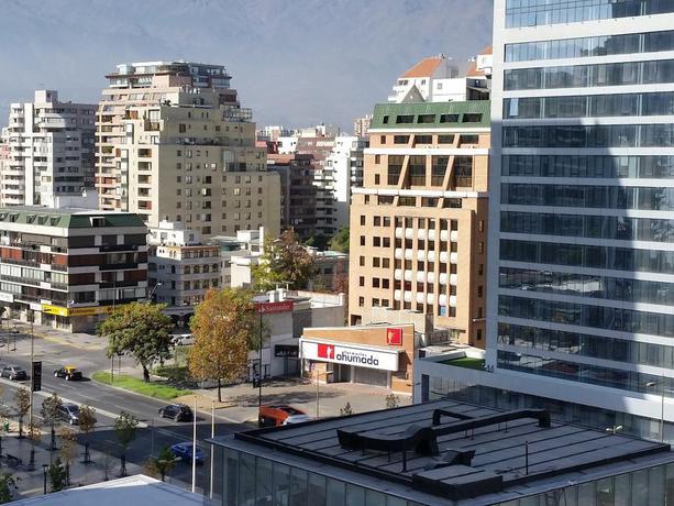 Imagen de los exteriores del Hotel Apartamentos Capital Escuela Militar. Foto 7