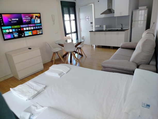 Imagen de la habitación del Hotel Apartamentos Centro Cordoba by MiRa. Foto 2