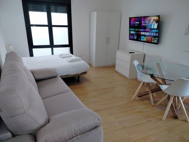 Imagen de la habitación del Hotel Apartamentos Centro Cordoba by MiRa. Foto 4