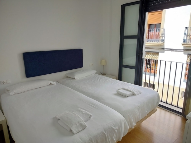 Imagen de la habitación del Hotel Apartamentos Centro Cordoba by MiRa. Foto 7