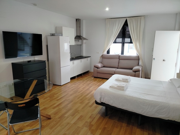 Imagen de la habitación del Hotel Apartamentos Centro Cordoba by MiRa. Foto 9