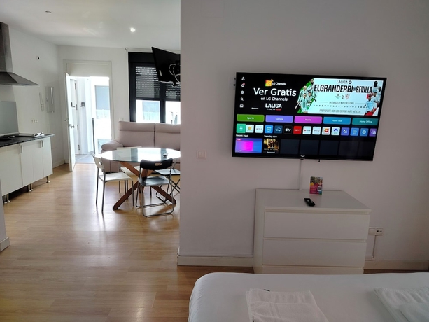 Imagen de la habitación del Hotel Apartamentos Centro Cordoba by MiRa. Foto 13