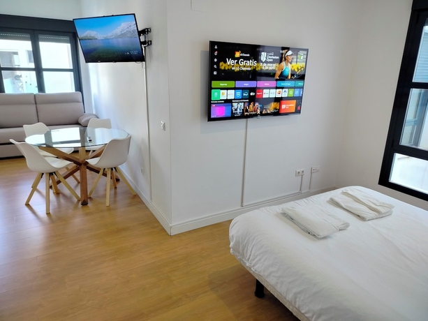 Imagen de la habitación del Hotel Apartamentos Centro Cordoba by MiRa. Foto 14
