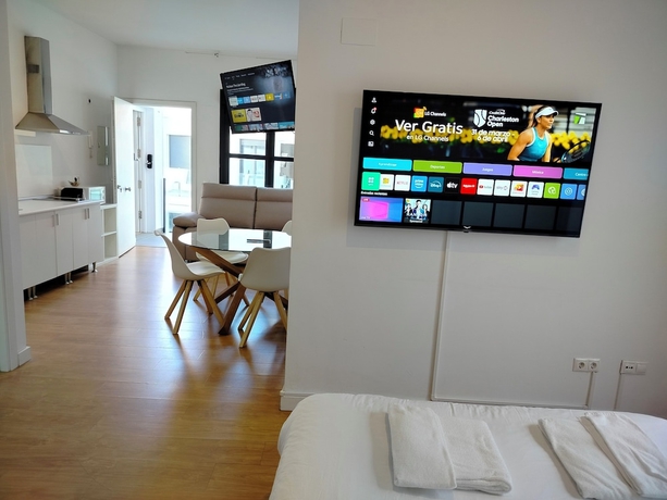 Imagen de la habitación del Hotel Apartamentos Centro Cordoba by MiRa. Foto 15